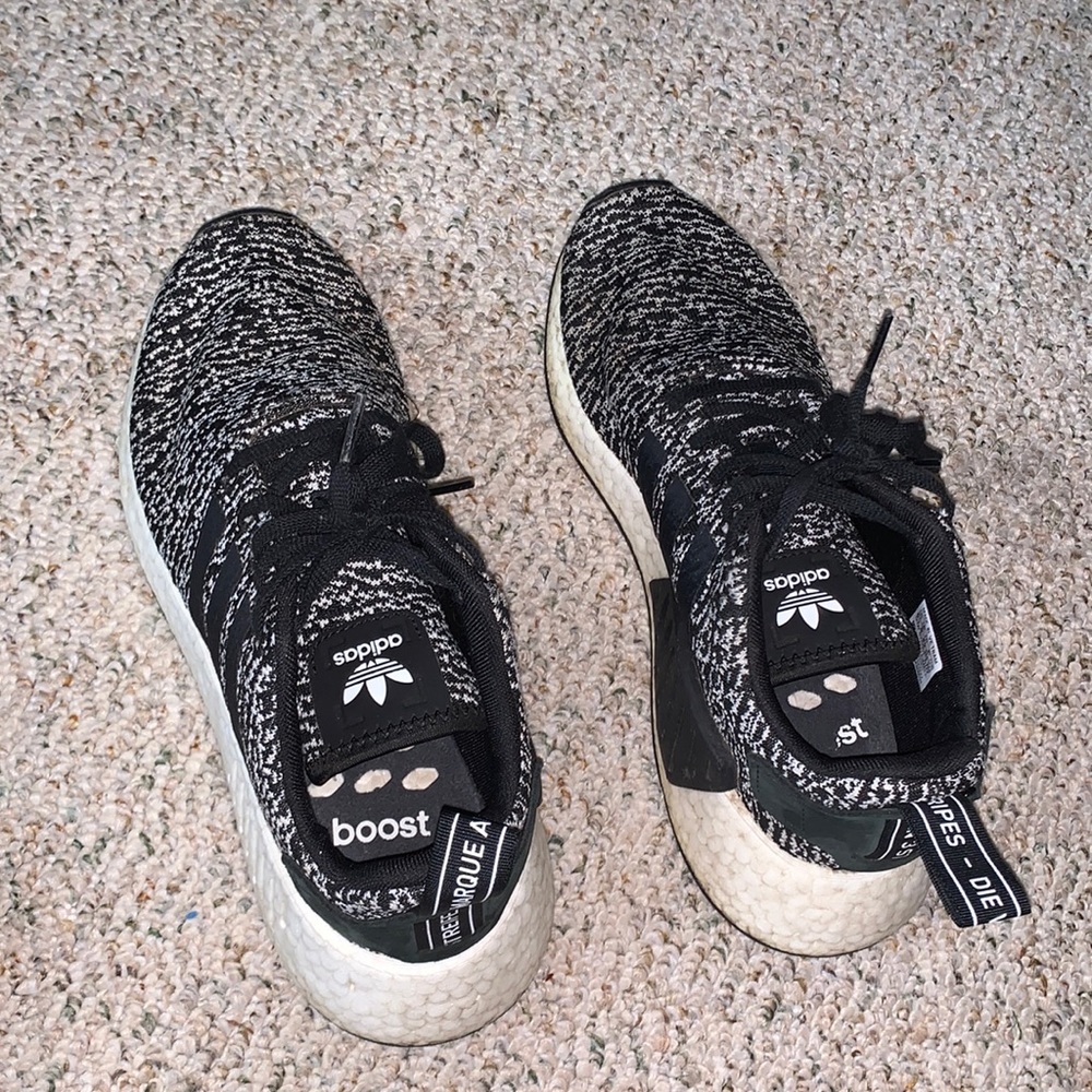 Black and white adidas nmd